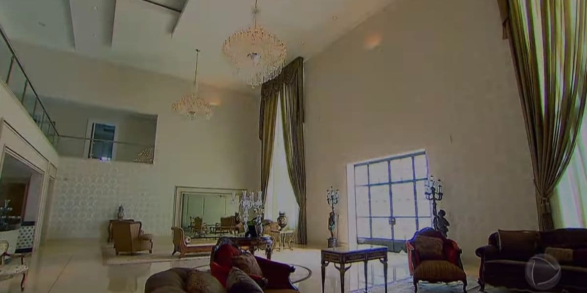 Mansão de Luciano Camargo é enorme e luxuosa Mansão de Luciano Camargo é enorme e luxuosa