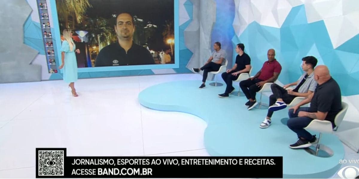 Renata Fan e comentaristas durante o Jogo Aberto nesta quarta-feira Renata Fan e comentaristas durante o Jogo Aberto nesta quarta-feira