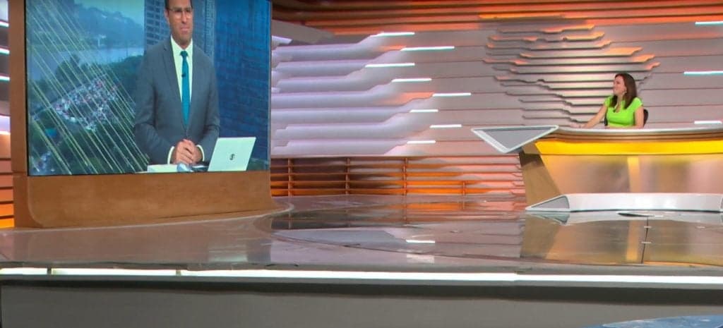Rodrigo Bocardi e Ana Paula Araújo prometeram trocar presentes no Bom Dia Brasil Rodrigo Bocardi e Ana Paula Araújo prometeram trocar presentes no Bom Dia Brasil