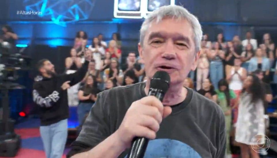 Serginho Groisman se despediu da audiência do Altas Horas e confirmou que o semanal voltará em janeiro Serginho Groisman se despediu da audiência do Altas Horas e confirmou que o semanal voltará em janeiro