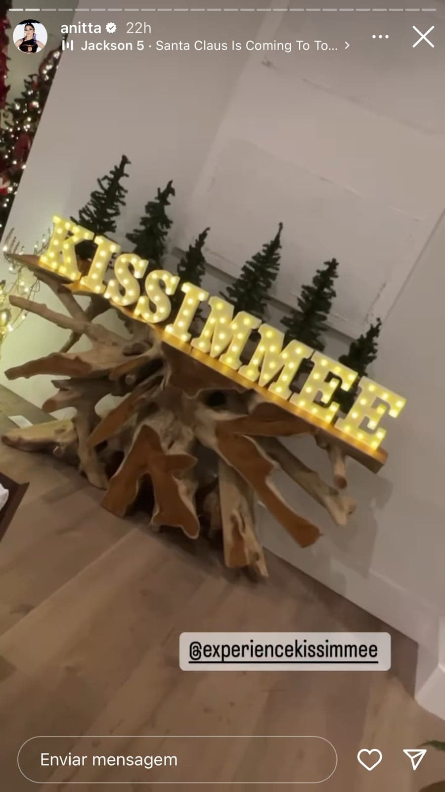 Kissimee tem feito tudo por Anitta (Reprodução) Kissimee tem feito tudo por Anitta (Reprodução)