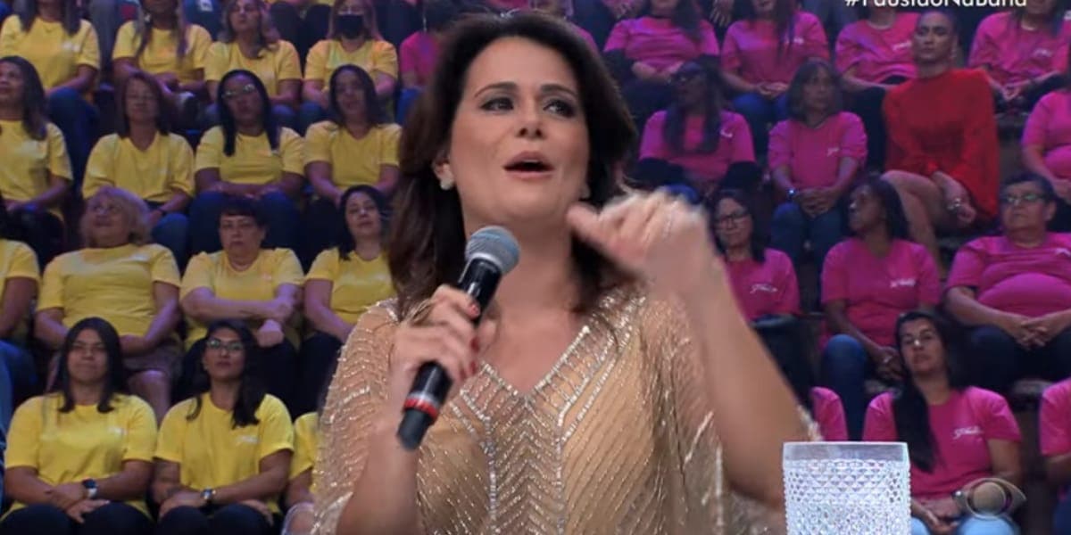 Adriana Araújo se sentiu orgulhosa de ter a oportunidade de participar dos debates presidenciais (Reprodução: Globo) Adriana Araújo se sentiu orgulhosa de ter a oportunidade de participar dos debates presidenciais (Reprodução: Globo)