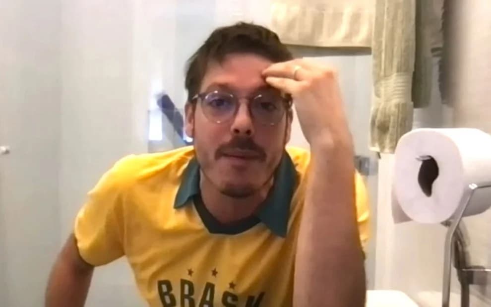 Durante programa Encontro, da Globo, Fábio Porchat provoca Manoel Soares e recebe resposta certeira - Foto Reprodução Durante programa Encontro, da Globo, Fábio Porchat provoca Manoel Soares e recebe resposta certeira - Foto Reprodução