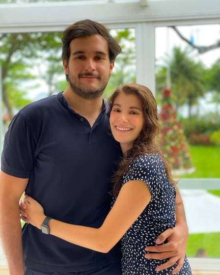 Giulia Bertolli, filha da veterana da Globo, Lilia Cabral, expõe novo relacionamento publicamente e web reage - Foto Reprodução Instagram Giulia Bertolli, filha da veterana da Globo, Lilia Cabral, expõe novo relacionamento publicamente e web reage - Foto Reprodução Instagram