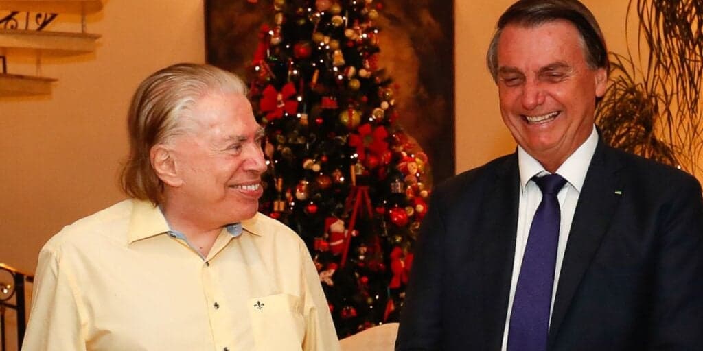 Presente que Bolsonaro deu a Silvio Santos em seu aniversário de 92 é um dos mais importantes de sua vida