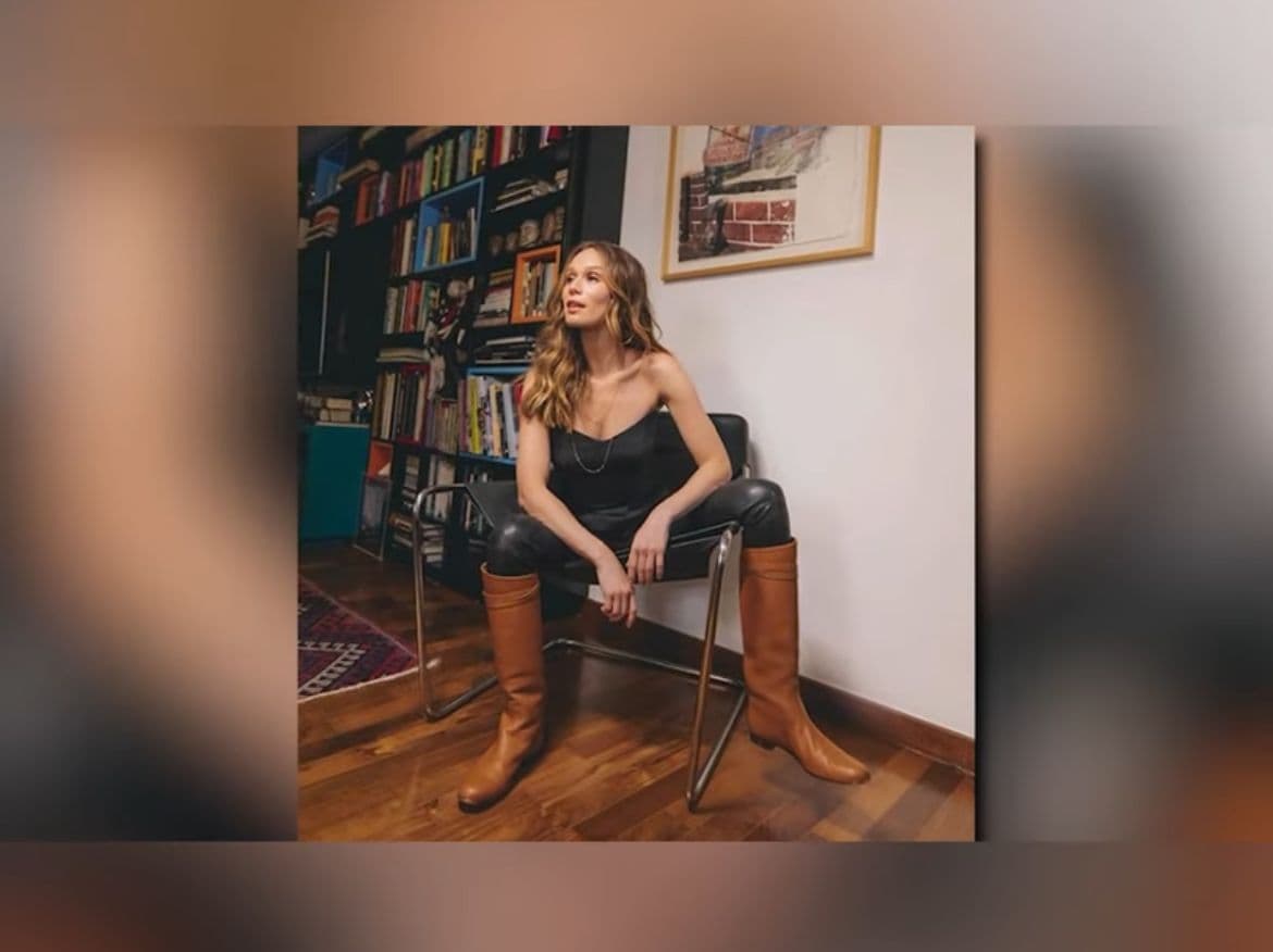 A mansão da famosa atriz Mariana Ximene, conta com estúdio, quadros e uma linda biblioteca e é uma das mais lindas do país - Foto Reprodução Instagram A mansão da famosa atriz Mariana Ximene, conta com estúdio, quadros e uma linda biblioteca e é uma das mais lindas do país - Foto Reprodução Instagram