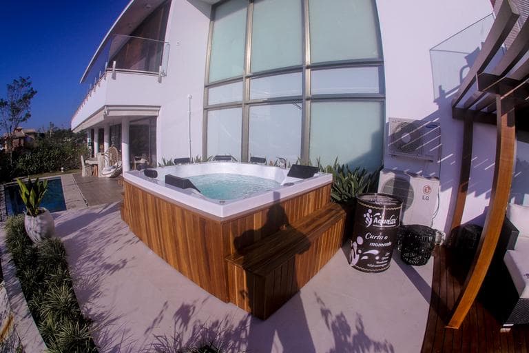 A mansão que Geraldo Luís vive com o seu maior amor tem mirante, spa e academia, e deixa qualquer um de queixo caído - Foto Reprodução A mansão que Geraldo Luís vive com o seu maior amor tem mirante, spa e academia, e deixa qualquer um de queixo caído - Foto Reprodução