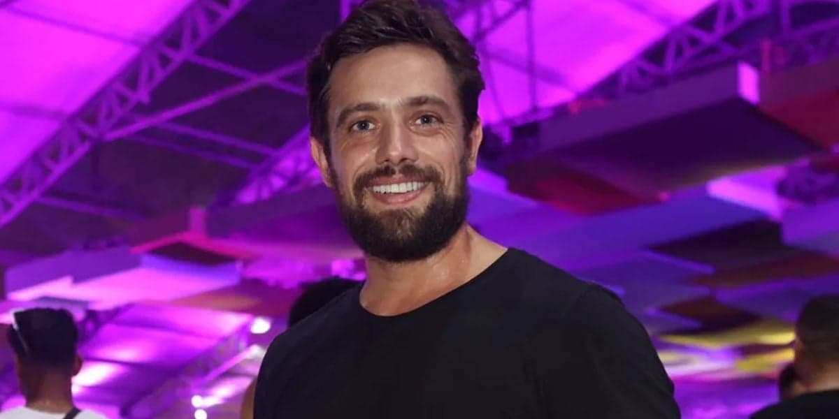 O ator Rafael Cardoso, recém-separado, é visto com novo amor curtindo os shows do Universo Spanta, no último fim de semana, no Rio de Janeiro - Foto Reprodução O ator Rafael Cardoso, recém-separado, é visto com novo amor curtindo os shows do Universo Spanta, no último fim de semana, no Rio de Janeiro - Foto Reprodução