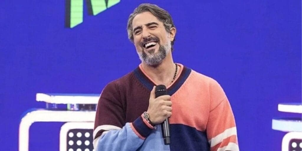 Marcos Mion aparece no meio do Domingo Legal e pede ajuda ao SBT: "Quero muito"