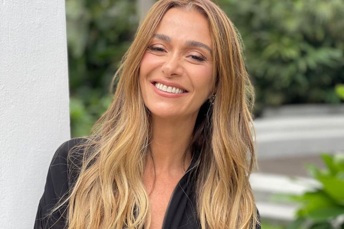 Mônica Martelli, atriz da Globo, relata que foi colocada contra a parede por sua filha, com pergunta pra lá de direta - Foto Reprodução Mônica Martelli, atriz da Globo, relata que foi colocada contra a parede por sua filha, com pergunta pra lá de direta - Foto Reprodução