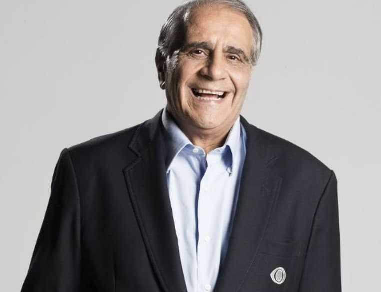 Oliveira Andrade teve duas passagens pela Band e narrou os principais eventos esportivos do canal Oliveira Andrade teve duas passagens pela Band e narrou os principais eventos esportivos do canal