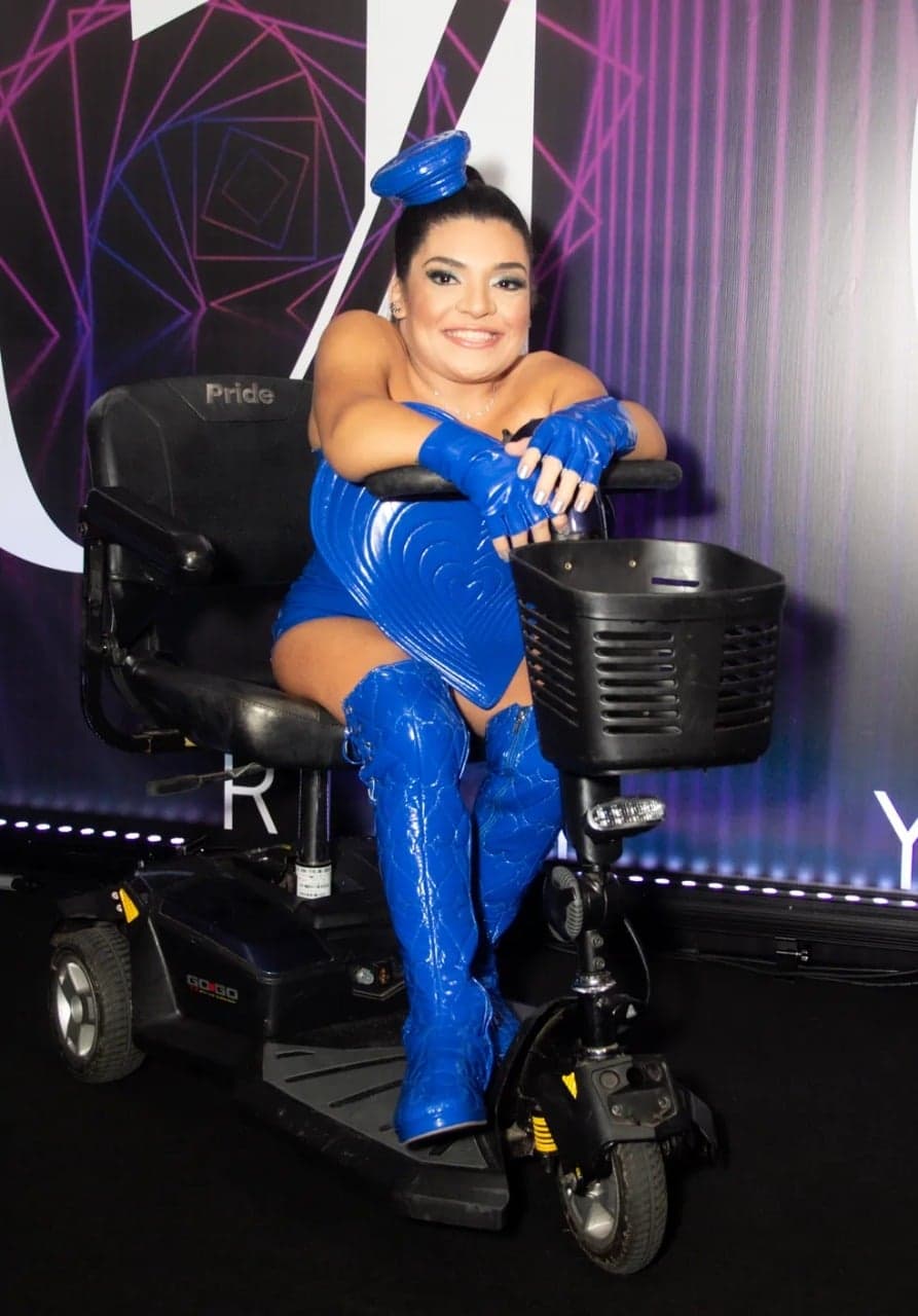 equena Lo faz aniversário e apresenta o namorado na festa equena Lo faz aniversário e apresenta o namorado na festa