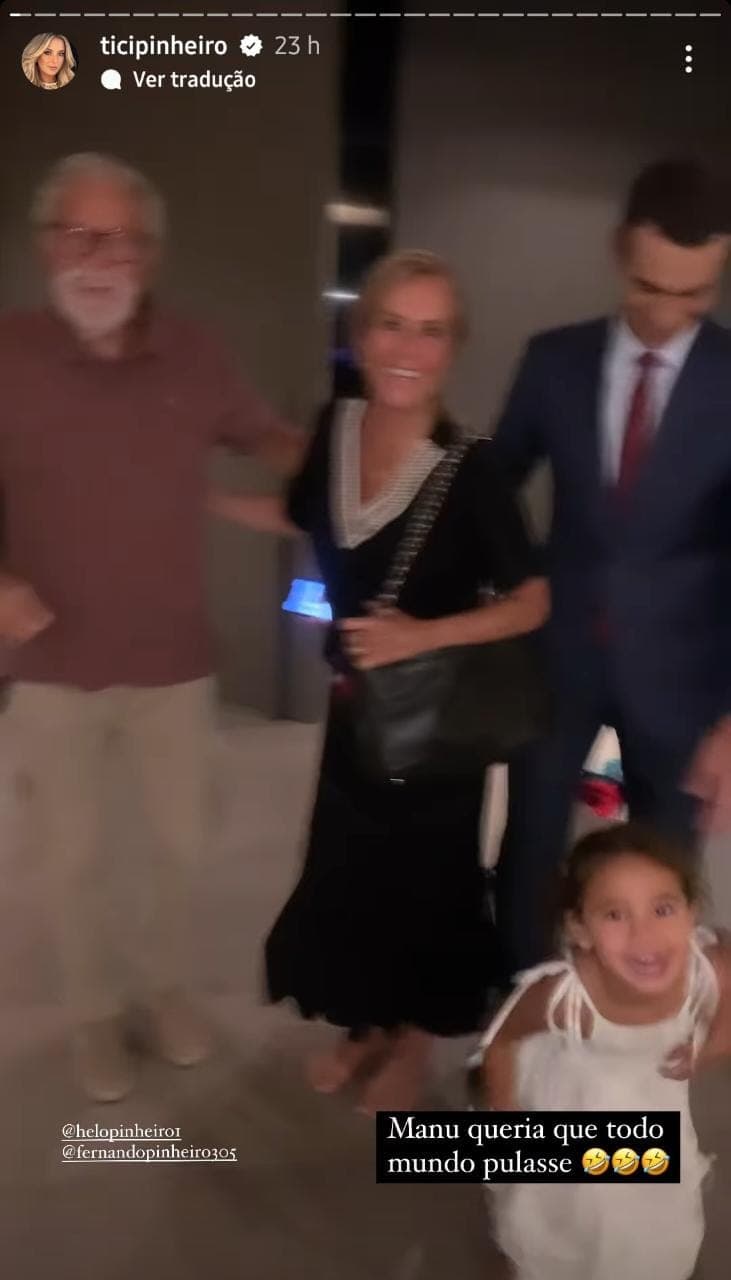 César Tralli pulando ao lado dos pais de Ticiane Pinheiro e da filha (Foto: Reprodução/ Instagram) César Tralli pulando ao lado dos pais de Ticiane Pinheiro e da filha (Foto: Reprodução/ Instagram)