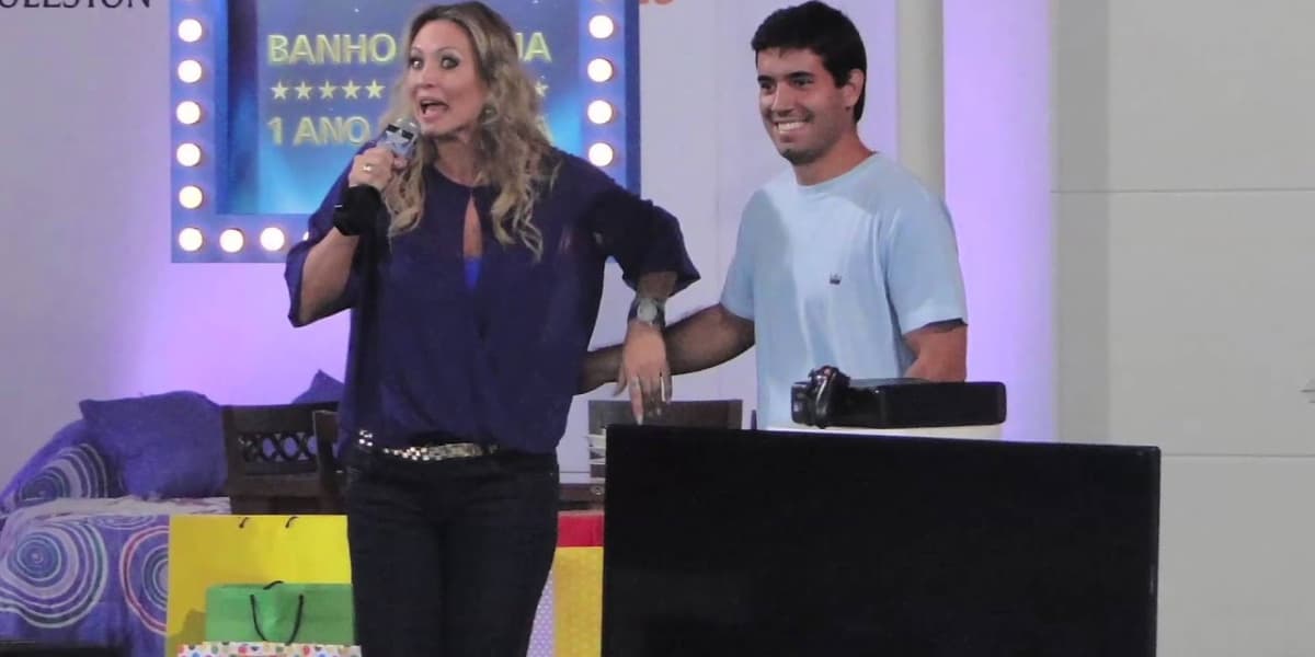 Adriana Colin na época em que trabalhava no Domingão do Faustão (Foto: Reprodução/Globo) Adriana Colin na época em que trabalhava no Domingão do Faustão (Foto: Reprodução/Globo)