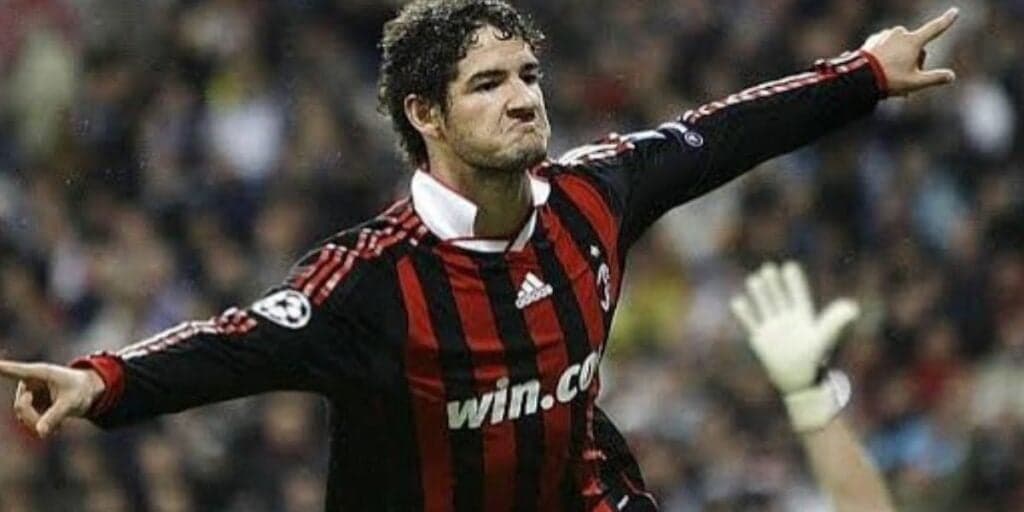 Alexandre Pato, marido de Rebeca Abravanel, surge dando socos e confessa: "Eu sei que devo ter errado"