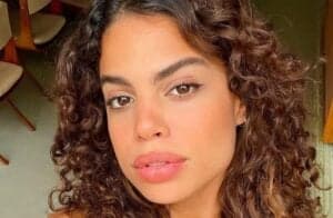 Clara Buarque está fazendo a sua estreia em novelas (Foto: Reprodução / Globo) Clara Buarque está fazendo a sua estreia em novelas (Foto: Reprodução / Globo)
