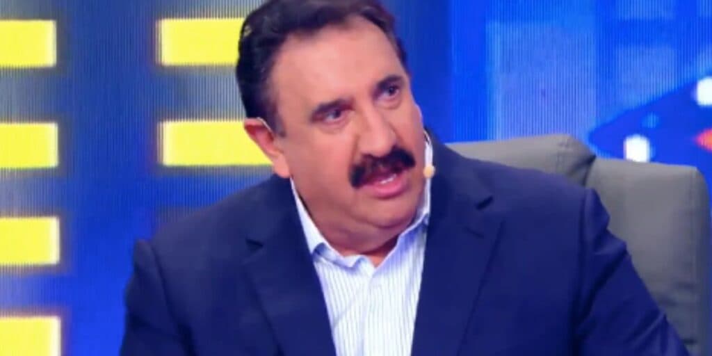"Botou a boca no p...", Pavorô sobe no palco, interrompe cantor às pressas e Ratinho é obrigado a intervir