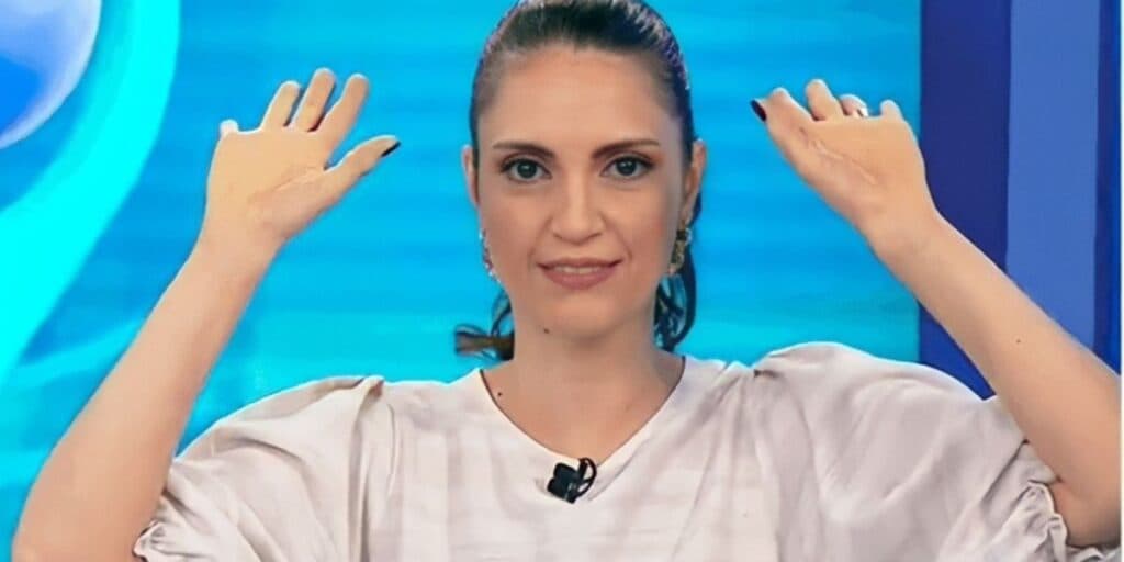 Chris Flores deixou colegas do Fofocalizando espantados ao convocar filha fora do casamento ao SBT: "Ela é"