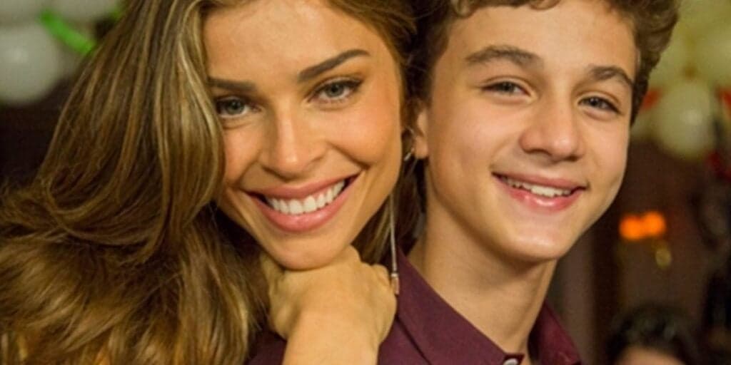 Filho de Grazi Massafera em "Outro Lado do Paraíso", Vitor Figueiredo, cresceu e possuí amizade com muitos famosos (Foto: Reprodução / Globo) Filho de Grazi Massafera em "Outro Lado do Paraíso", Vitor Figueiredo, cresceu e possuí amizade com muitos famosos (Foto: Reprodução / Globo)