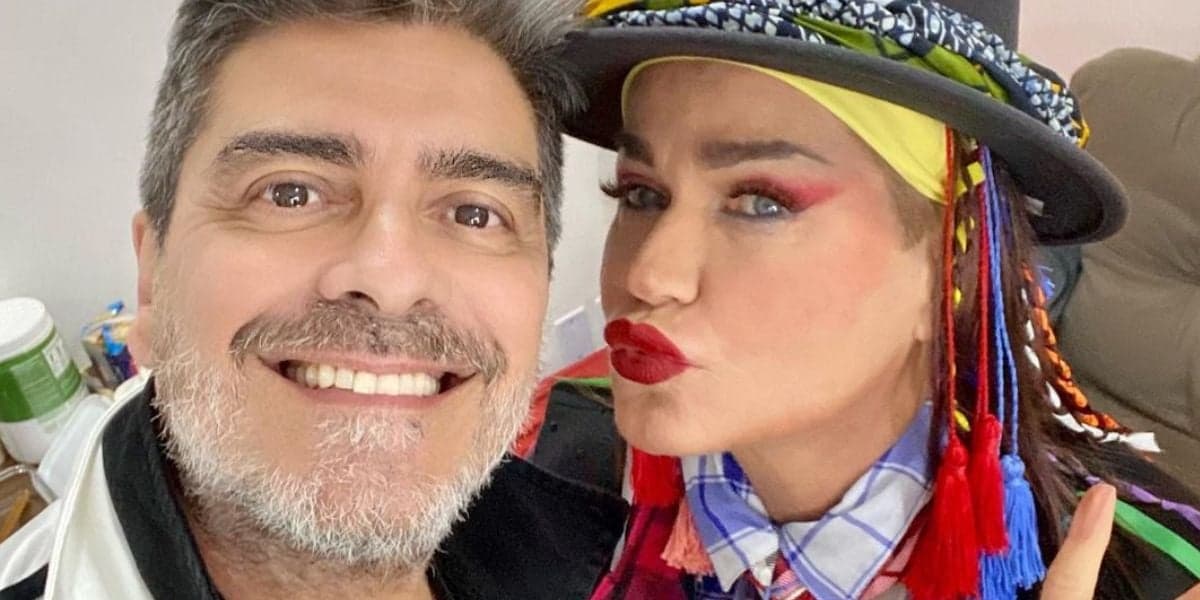 Em vídeo, Junno Andrade mostra Xuxa deitada no chão ao lado de várias roupas e loira confessa que peças serão exibidas em Navio, que irá homenagea-la em seu aniversário (Foto: Reprodução / Instagram) Em vídeo, Junno Andrade mostra Xuxa deitada no chão ao lado de várias roupas e loira confessa que peças serão exibidas em Navio, que irá homenagea-la em seu aniversário (Foto: Reprodução / Instagram)