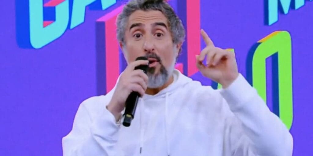 Convidada passa do ponto, solta palavrão no Caldeirão e Marcos Mion fica em choque: "É f***''