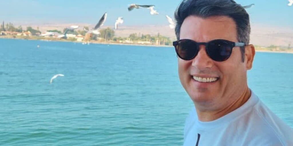 Recatado, Celso Portiolli divulga vídeo raro com quem é casado há anos e confirma: "Romântico"