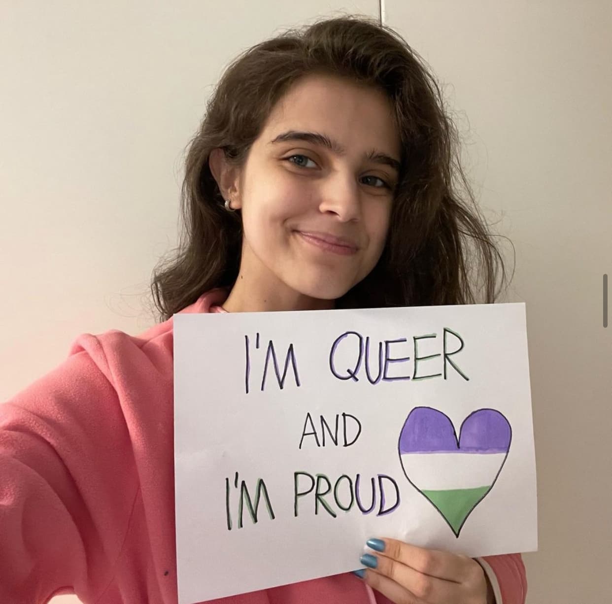 Valentina Schmidt, filha de Tadeu Schmidt da Globo, anunciou em suas redes sociais que é queer (Reprodução - Instagram Valentina Schmidt) Valentina Schmidt, filha de Tadeu Schmidt da Globo, anunciou em suas redes sociais que é queer (Reprodução - Instagram Valentina Schmidt)