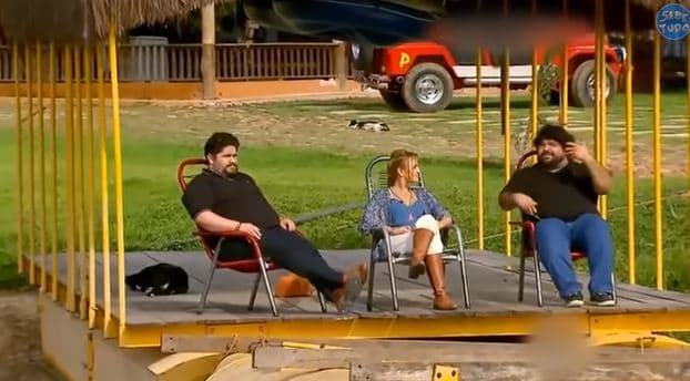 O cantor César Menotti, dupla de Fabiano, leva uma vida completamente luxuosa, com mansão, fazendas, carros e uma bela fortuna - Foto Reprodução YouTube O cantor César Menotti, dupla de Fabiano, leva uma vida completamente luxuosa, com mansão, fazendas, carros e uma bela fortuna - Foto Reprodução YouTube