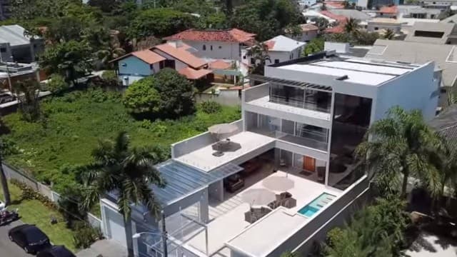 A mansão de Gabigol,ex da irmã de Neymar, no Rio de Janeiro - Foto Reprodução YouTube A mansão de Gabigol,ex da irmã de Neymar, no Rio de Janeiro - Foto Reprodução YouTube
