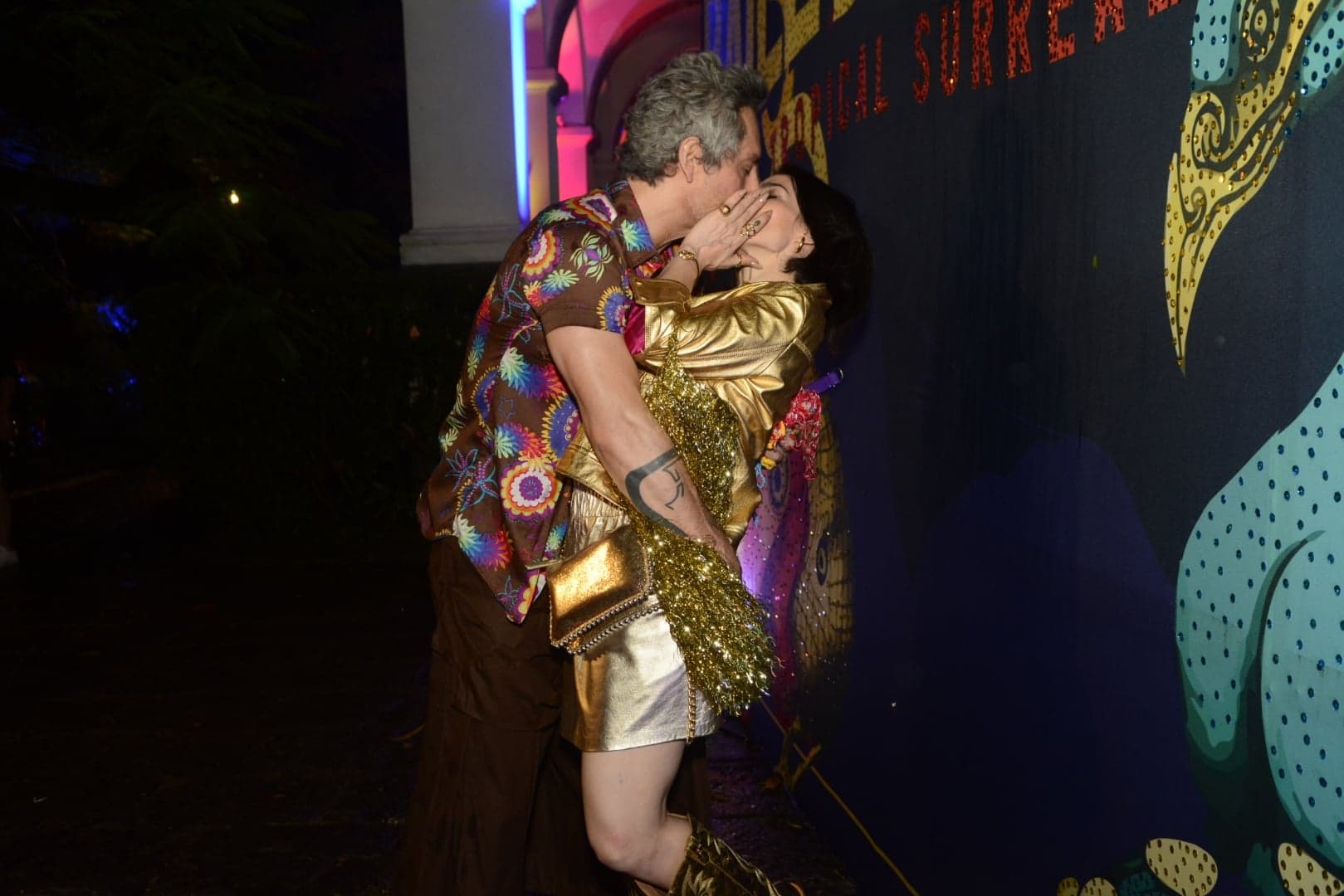 Alexandre Nero, da Globo, e sua esposa Karen Brusttolin em um baile de Carnaval - Foto AgNews Alexandre Nero, da Globo, e sua esposa Karen Brusttolin em um baile de Carnaval - Foto AgNews
