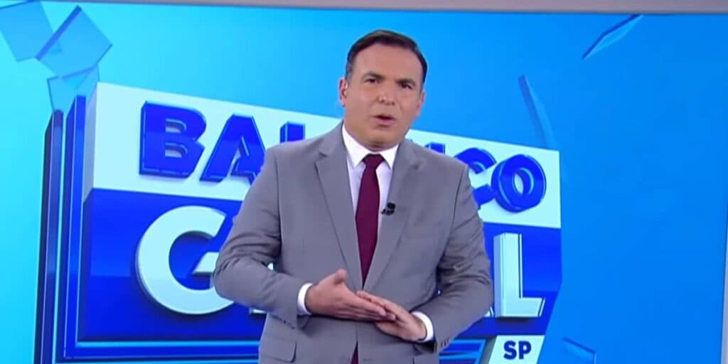 Âncora da Record fica "preso" no estúdio e faz denúncia a Gottino: "Querendo me queimar"