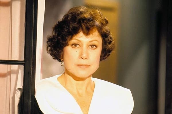 Atriz de grande sucesso lutou bravamente para conseguir concluir novela antes de morrer, em luta contra câncer - Foto Reprodução Internet Atriz de grande sucesso lutou bravamente para conseguir concluir novela antes de morrer, em luta contra câncer - Foto Reprodução Internet