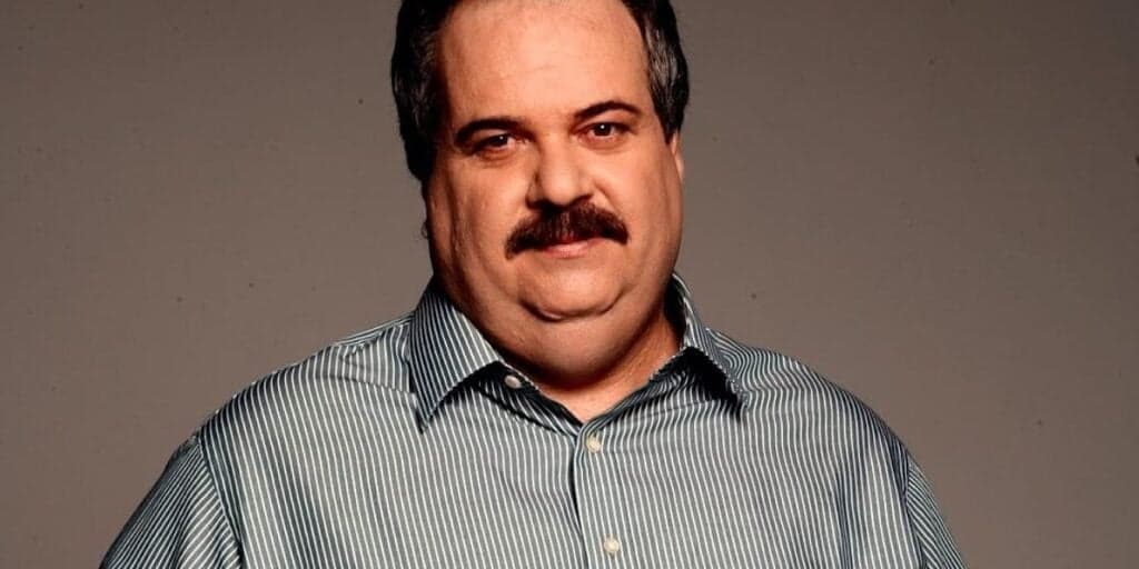 Condenado à prisão, Gilberto Barros volta para a Record e vira destaque no domingo do canal