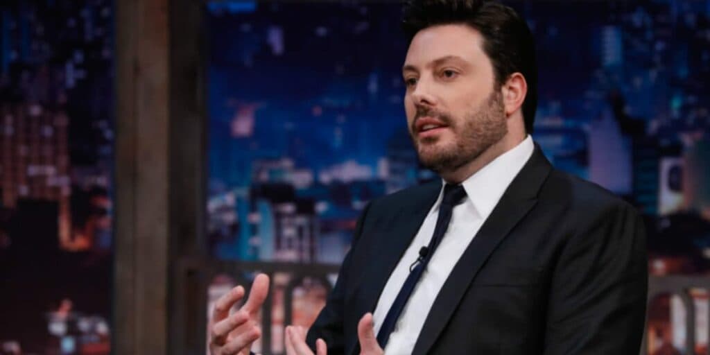 Isto é o que Danilo Gentili falou ao receber estrela em estúdios do The Noite: "Achei que eu ia te pegar"