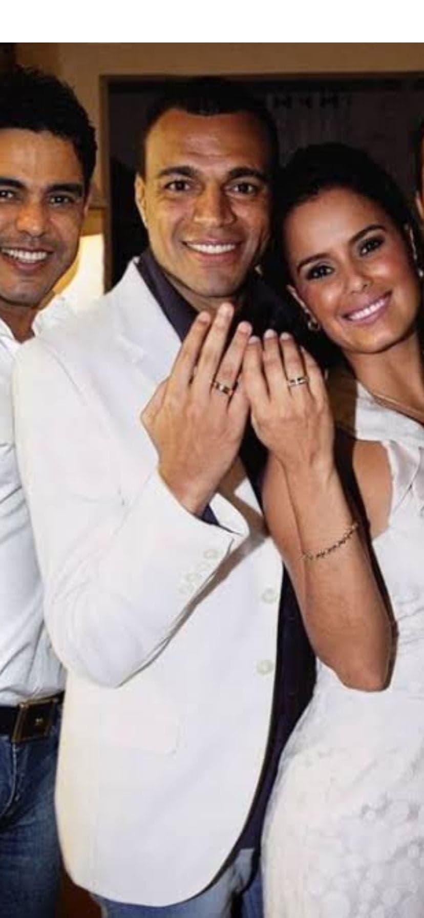 Denilson e a esposa Luciele Di Camargo (Foto - Reprodução Internet). Denilson e a esposa Luciele Di Camargo (Foto - Reprodução Internet).