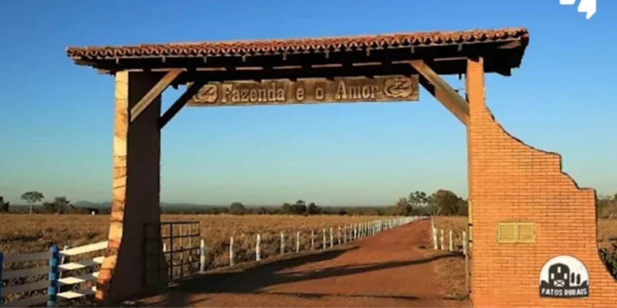 A entrada da Fazenda É o Amor de Zezé Di Camargo (Reprodução: Youtube) A entrada da Fazenda É o Amor de Zezé Di Camargo (Reprodução: Youtube)
