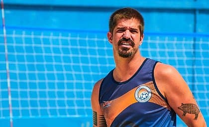 Famoso, amado e ídolo dos brasileiros, vai aos prantos ao ser acometido por doença rara e expor cirurgia no cérebro - Foto Reprodução Internet Famoso, amado e ídolo dos brasileiros, vai aos prantos ao ser acometido por doença rara e expor cirurgia no cérebro - Foto Reprodução Internet