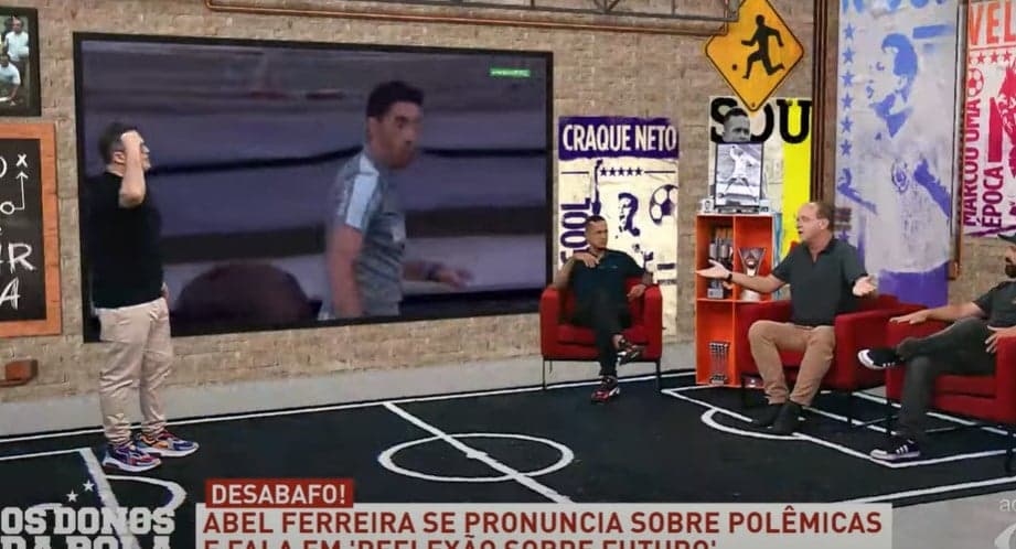 Fernando Fernandes e Rogério Assis tiveram uma discussão acalorada durante o Donos da Bola Fernando Fernandes e Rogério Assis tiveram uma discussão acalorada durante o Donos da Bola