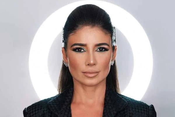 Grandes cantores como Paula Fernandes e Naldo Benny viram seus cachês afundarem e hoje recebem isso - Foto Reprodução Internet Grandes cantores como Paula Fernandes e Naldo Benny viram seus cachês afundarem e hoje recebem isso - Foto Reprodução Internet
