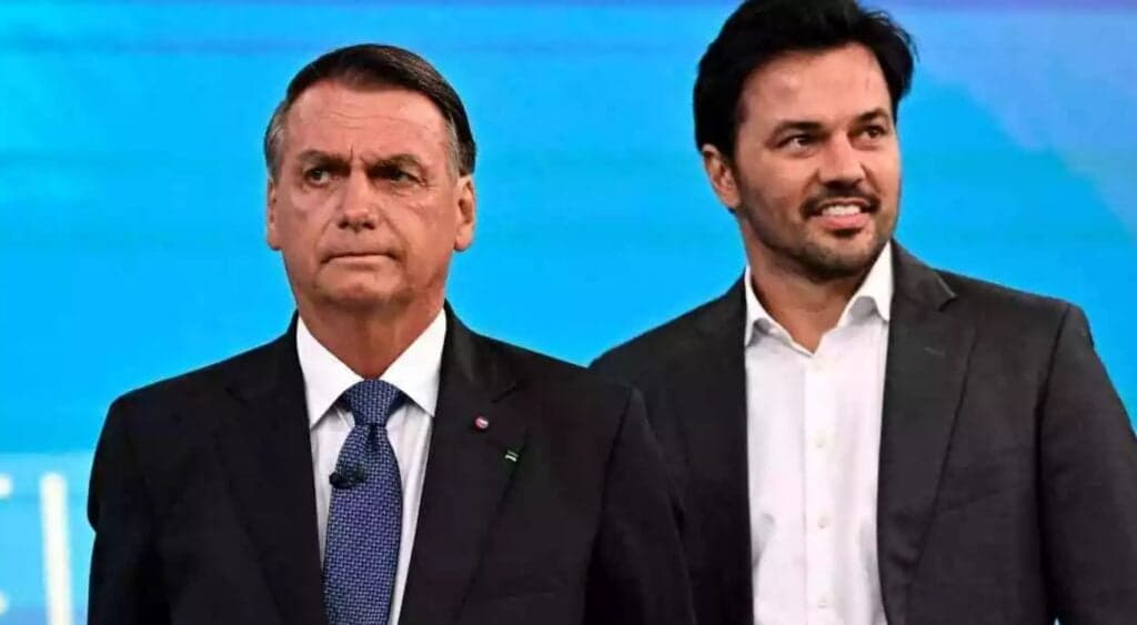Jair Bolsonaro e Fábio Faria teriam agido nos bastidores para evitar que a lei fosse encaminhada ao Congresso Jair Bolsonaro e Fábio Faria teriam agido nos bastidores para evitar que a lei fosse encaminhada ao Congresso