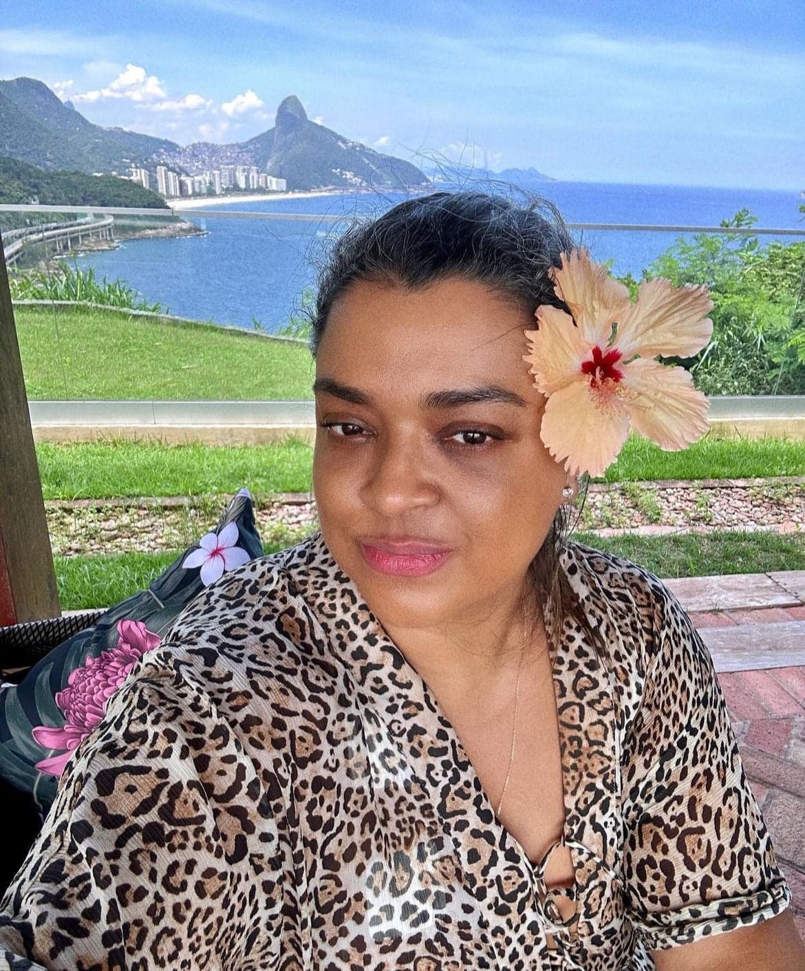Lutando contra câncer, Preta Gil mostra cateter no corpo e faz relato ao público - Foto Reprodução Lutando contra câncer, Preta Gil mostra cateter no corpo e faz relato ao público - Foto Reprodução