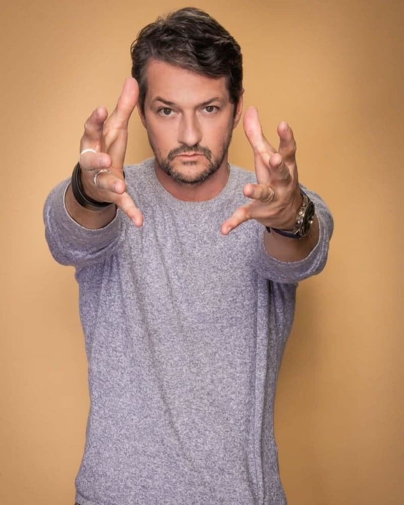Marcelo Serrado, ator da Globo, relata experiência sobrenatural com morte de amigo Morri e voltei - Foto reprodução Marcelo Serrado, ator da Globo, relata experiência sobrenatural com morte de amigo Morri e voltei - Foto reprodução