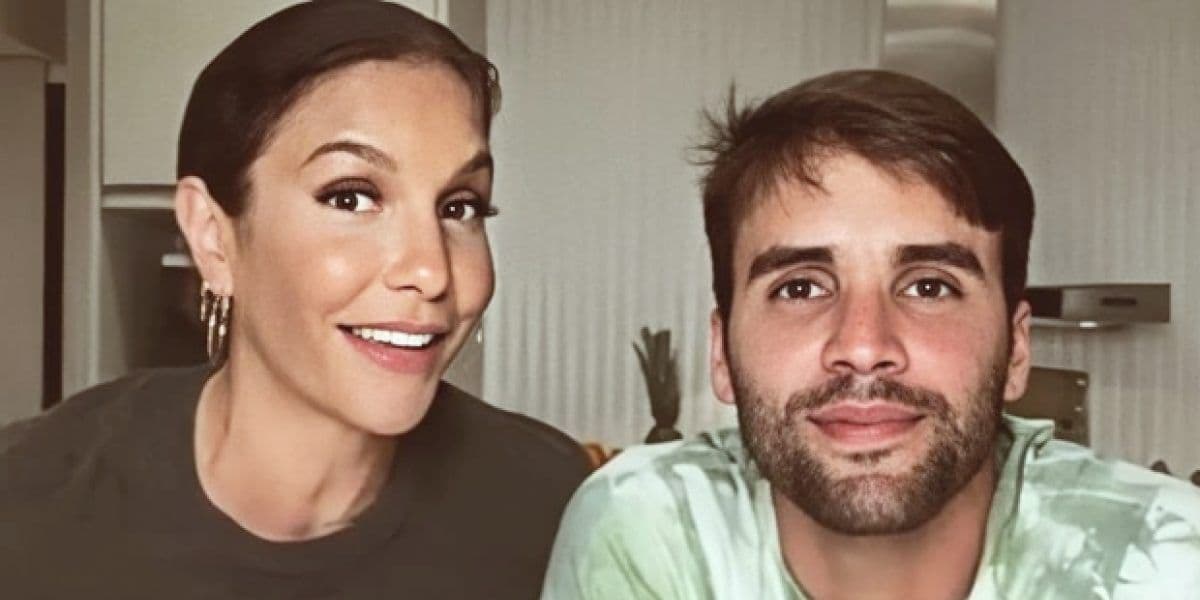 Marido de Ivete Sangalo surge sem aliança e é colocado na parede por apresentador - Foto Reprodução Marido de Ivete Sangalo surge sem aliança e é colocado na parede por apresentador - Foto Reprodução