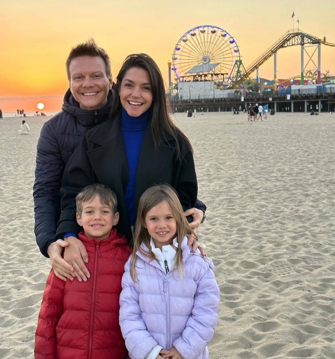 Michel Teló, Thaís Fersoza e os filhos Melinda e Theodoro - Foto Reprodução Instagram Michel Teló, Thaís Fersoza e os filhos Melinda e Theodoro - Foto Reprodução Instagram