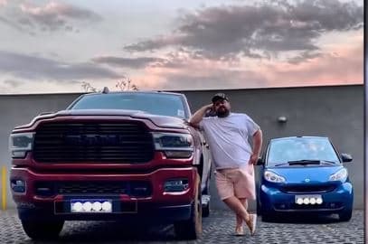 O cantor César Menotti, dupla de Fabiano, leva uma vida completamente luxuosa, com mansão, fazendas, carros e uma bela fortuna - Foto Reprodução YouTube O cantor César Menotti, dupla de Fabiano, leva uma vida completamente luxuosa, com mansão, fazendas, carros e uma bela fortuna - Foto Reprodução YouTube