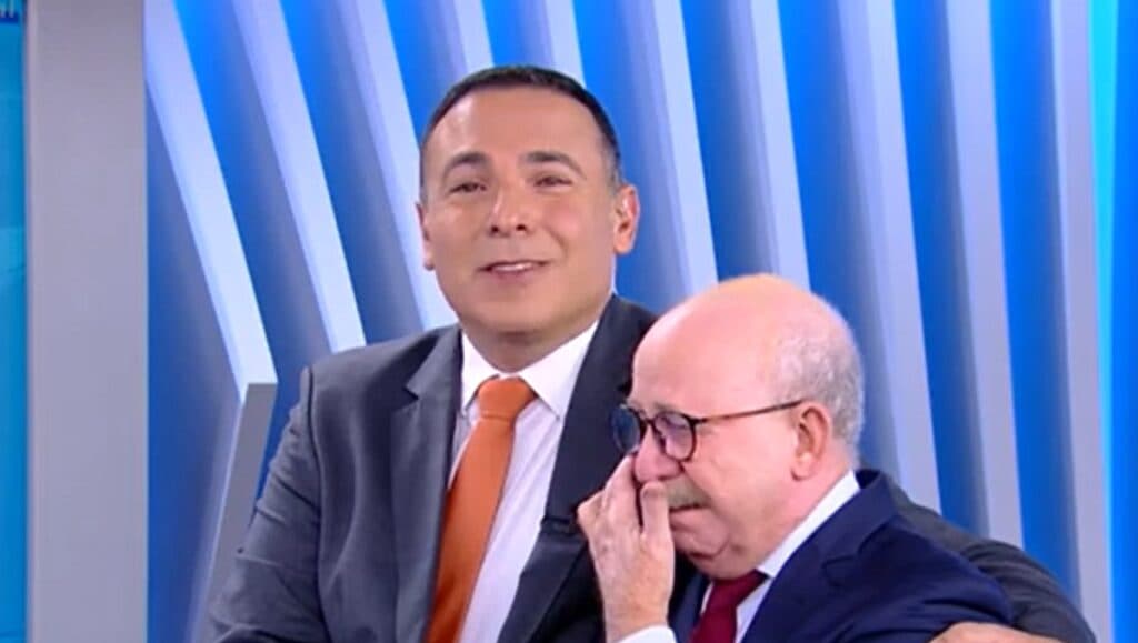 Gottino e Lombardi não conseguem controlar as lágrimas na Record e caem no choro ao vivo