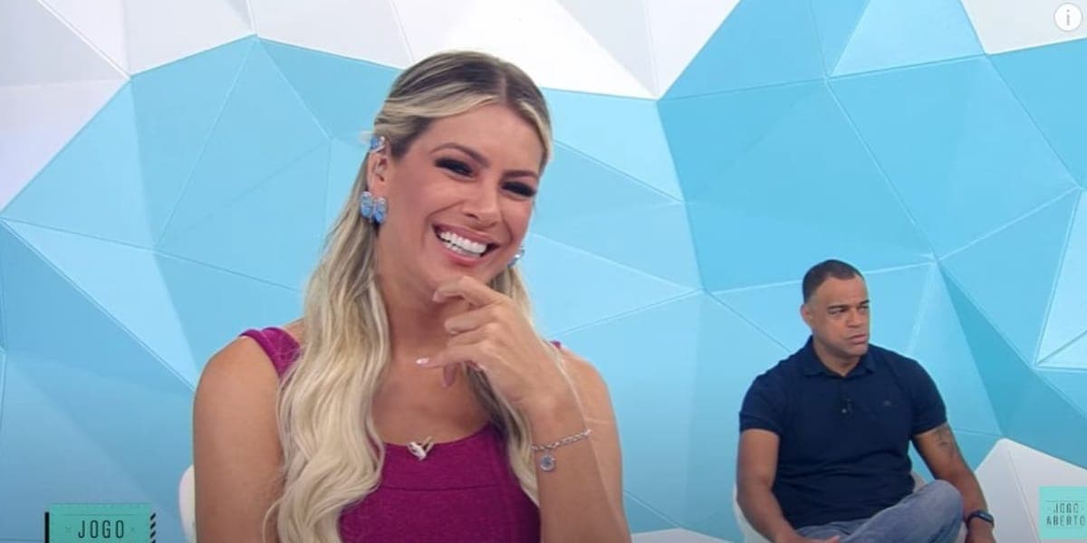 Renata Fan brinca com Denílson por conta da derrota do São Paulo (Reprodução: Jogo Aberto/ Band) Renata Fan brinca com Denílson por conta da derrota do São Paulo (Reprodução: Jogo Aberto/ Band)