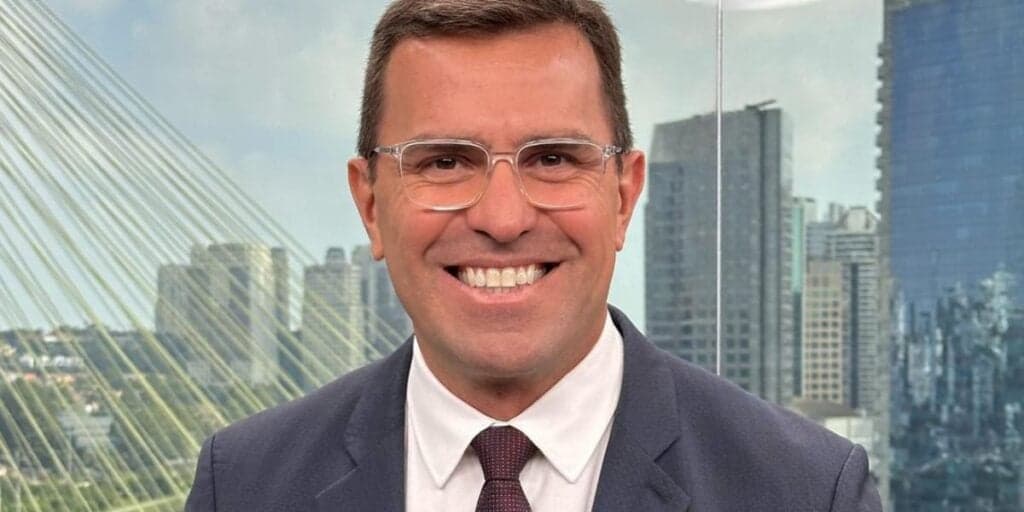 Recatadissimo, Rodrigo Bocardi choca ao confirmar com quem é casado e surge agarrado ao seu grande amor