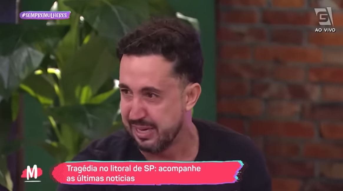 Thiago Rocha, ex Sonia Abrão, chora no Programa mulheres - Foto Reprodução Thiago Rocha, ex Sonia Abrão, chora no Programa mulheres - Foto Reprodução