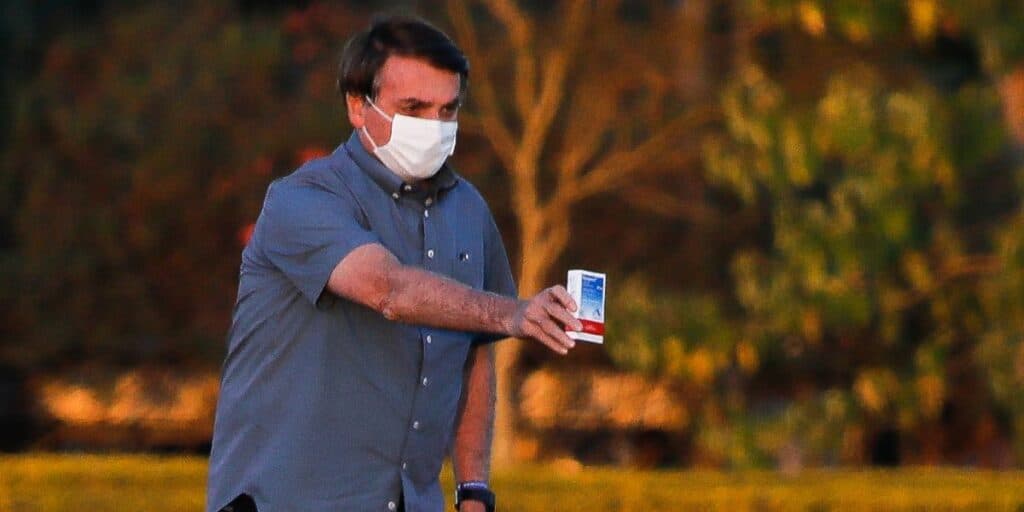 Desmascarado: Carteira de vacinação de Bolsonaro é divulgada e prova de uma vez se ele tomou a covid19